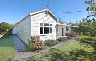 12 High Street, Bulls