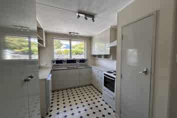 Nelson & Bays - Address withheld