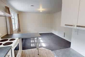 14 Larsen Court, Takaro