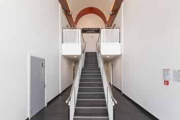 Tidy Modern Offices/Excellent Onsite Car Parking