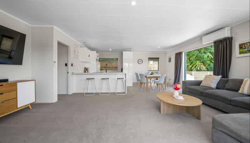 89B Poplar Grove, Whalers Gate