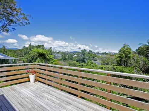 89B Poplar Grove, Whalers Gate