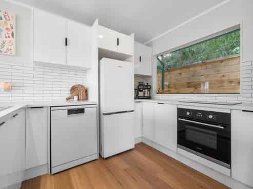 89B Poplar Grove, Whalers Gate