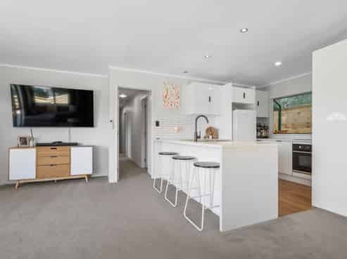 89B Poplar Grove, Whalers Gate