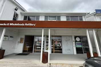 High Profile Kumeu Retai - 102m²