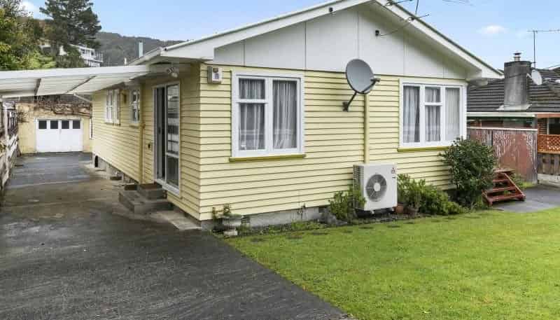 18 Lowry Crescent, Stokes Valley