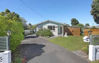 21 Flower Street, Bulls