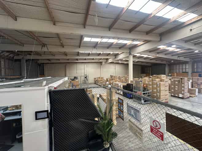 Affordable warehouse with exclusive yard