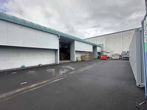 Affordable warehouse with exclusive yard