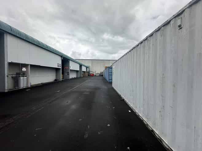 Affordable warehouse with exclusive yard