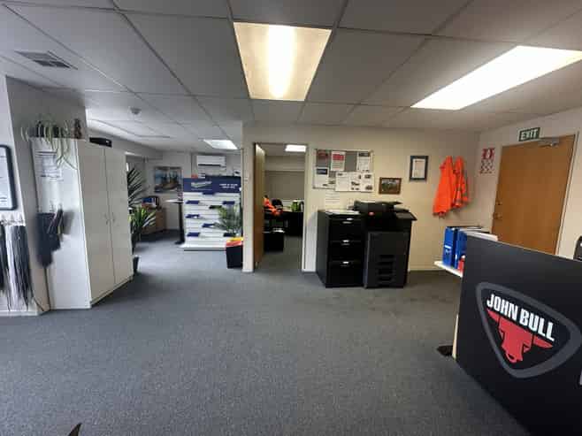 Affordable warehouse with exclusive yard