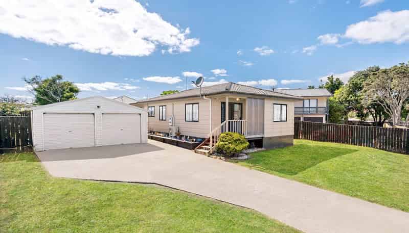 18 Dungarvon Place, Clendon Park