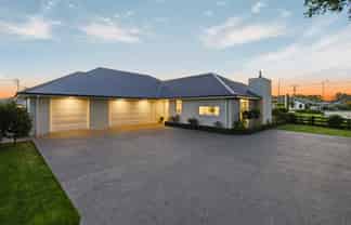 8 Oaks Drive, Lincoln