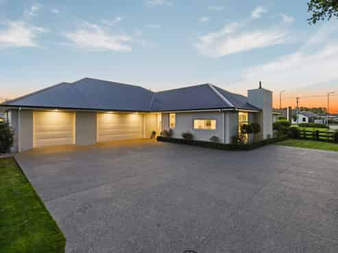 8 Oaks Drive, Lincoln