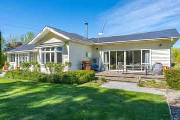 1114 Omihi Road, Omihi