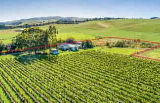 1114 Omihi Road, Omihi