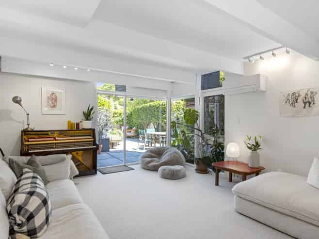 108 Winchester Street, Merivale