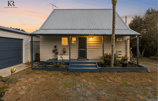 2/100 Beach Road, Pahurehure