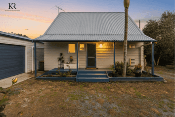 2/100 Beach Road, Pahurehure