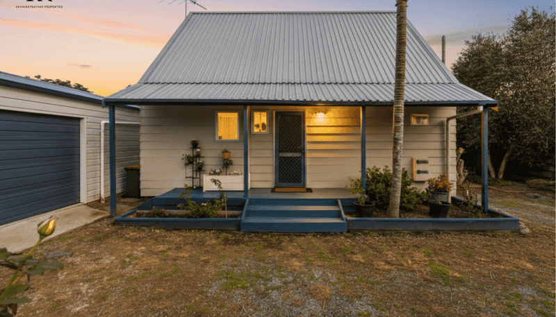 2/100 Beach Road, Pahurehure