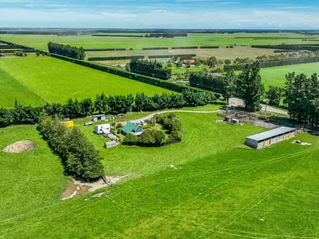 300 Courtenay Road, Charing Cross