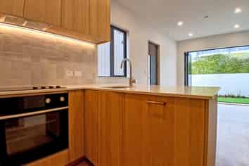 76/666b Great South Road, Ellerslie