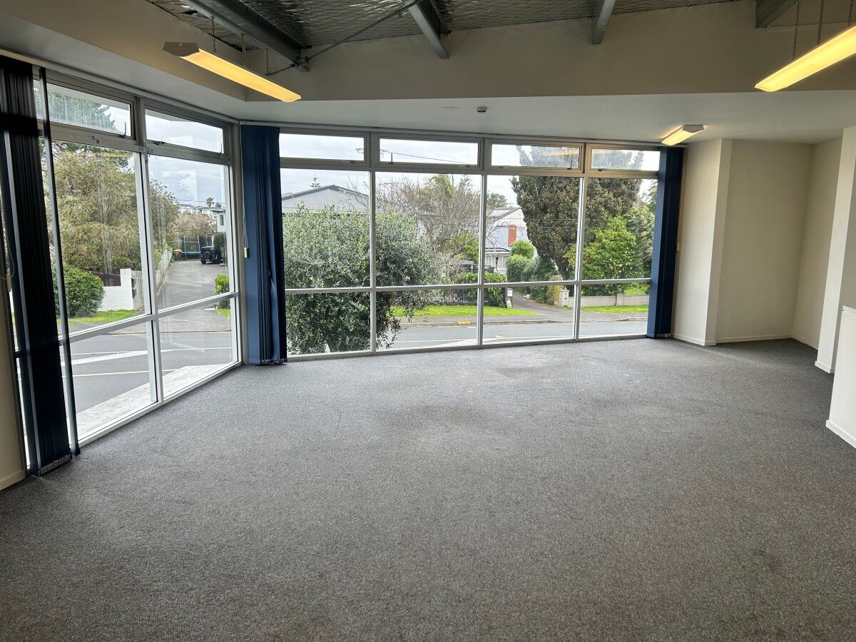Rent Reduced! Split-Level Office on Marua - More