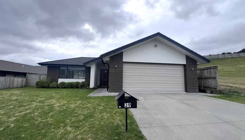 39 Whakaturou Crescent, Pyes Pa