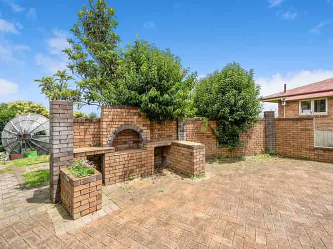 262 Great North Road, Henderson