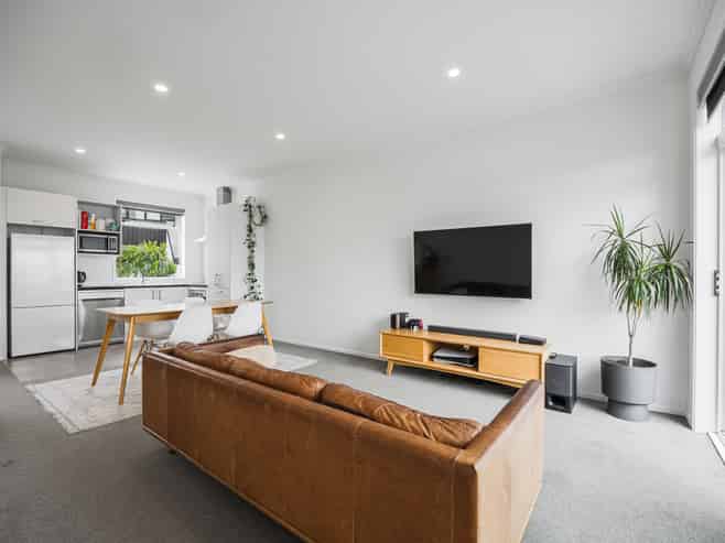 25 Marine Parade, Hobsonville