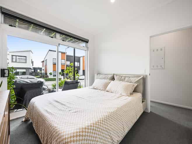 25 Marine Parade, Hobsonville