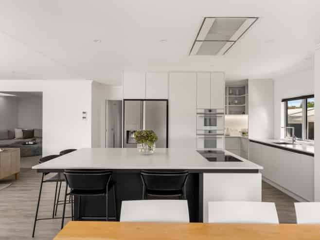 62 Sixteenth Avenue, Avenues