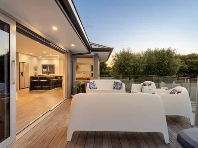 62 Sixteenth Avenue, Avenues