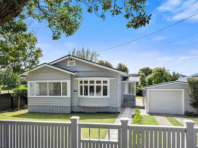 6 Tui Street, Devonport