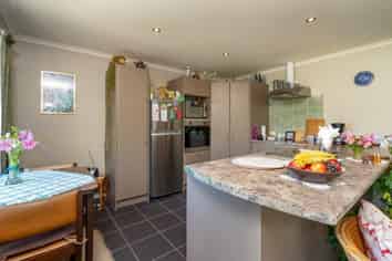 13 Kennard Crescent, Karitane