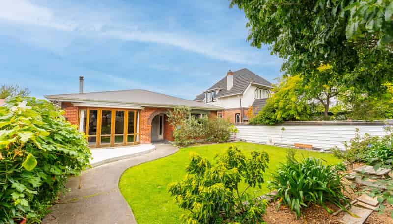 10 Grandi Avenue, Highfield