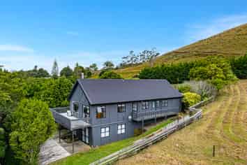 4 Kara Road, MAUNGATAPERE