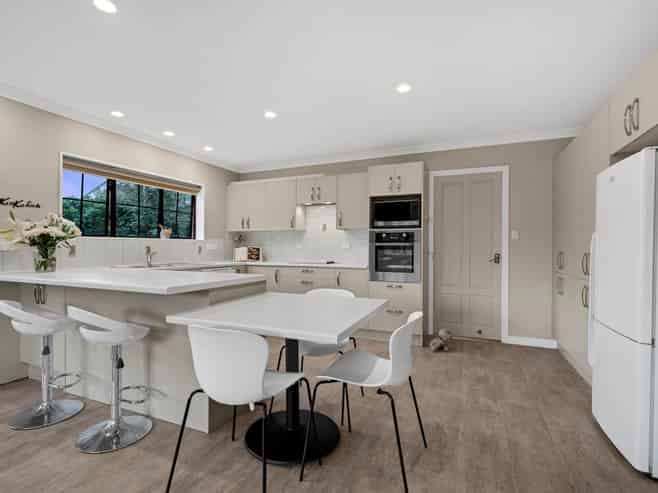 6 Chablis Place, Henderson