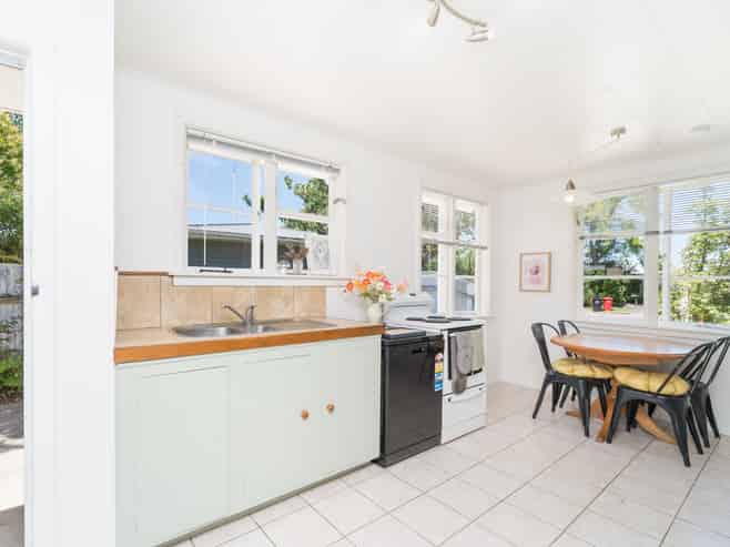 10 Denbigh Place, Awapuni