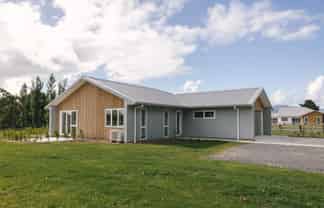 10 Coach House Lane, Ohau