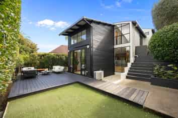 50B Comins Crescent, Mission Bay