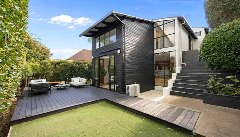 50B Comins Crescent, Mission Bay