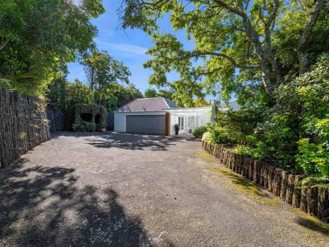 568 South Road, Omata