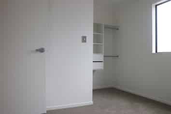 33 Sun Orchid Avenue, Manukau