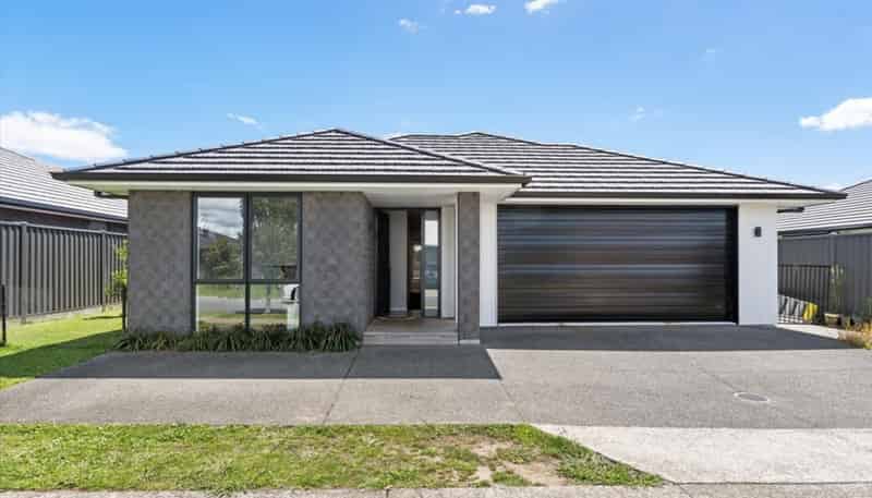 72 Tabraham Crescent, Pyes Pa