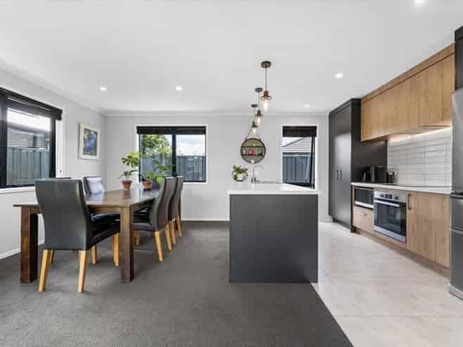 72 Tabraham Crescent, Pyes Pa