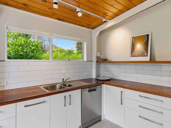 32 Te Moana Road, Waikanae Beach