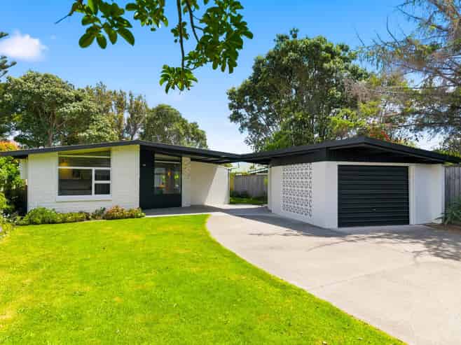 32 Te Moana Road, Waikanae Beach