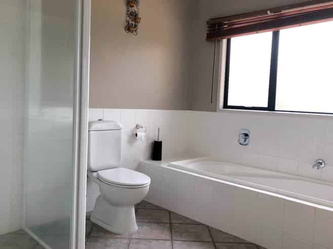 11 Dairyland Drive, East Tamaki Heights