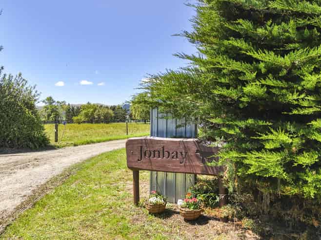 1347 Tennent Drive, Linton